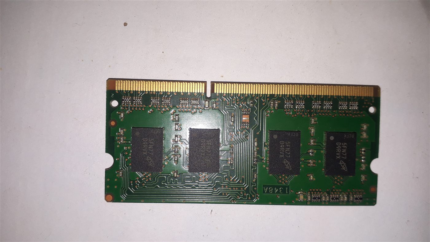 Laptop Chạy Chậm: Nên Cài Lại Windows, Nâng RAM Hay SSD? 1 Thanh RAM laptop dùng khi nâng cấp máy chạy chậm